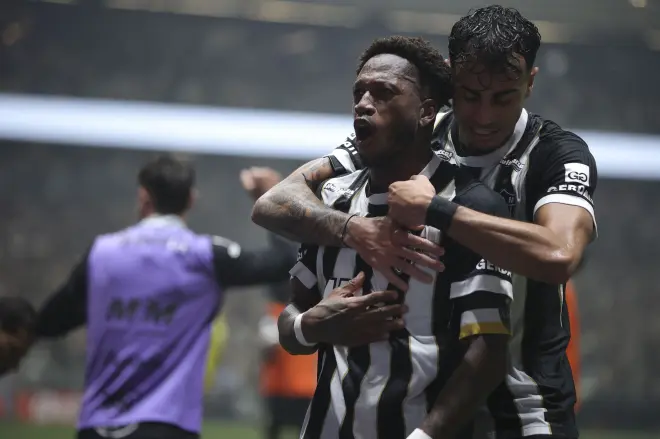 Atlético vence Cruzeiro de virada e avança na Copa do Brasil Atlético vence Cruzeiro de virada e avança na Copa do Brasil