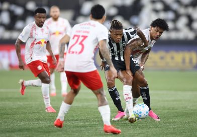 Botafogo fica só no empate com o Bragantino no estádio Nilton Santos Botafogo fica só no empate com o Bragantino no estádio Nilton Santos