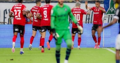 Flamengo vence o Remo no Mangueirão e assume liderança do Brasileirão Flamengo vence o Remo no Mangueirão e assume liderança do Brasileirão