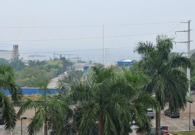 Manaus amanhece coberta por fumaça e qualidade de ar muito ruim Manaus amanhece coberta por fumaça e qualidade de ar muito ruim