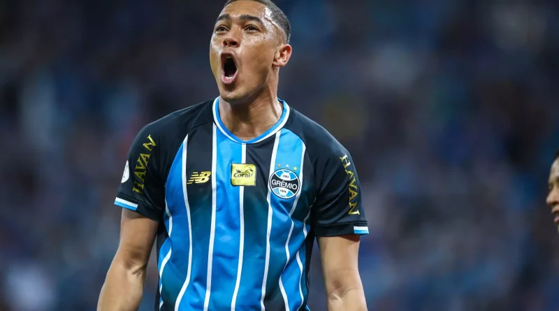 Grêmio vence e elimina o Inter da Copa do Brasil Grêmio vence e elimina o Inter da Copa do Brasil