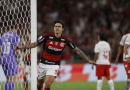 Flamengo vence o Bragantino no Maracanã e abre vantagem no Brasileirão Flamengo vence o Bragantino no Maracanã e abre vantagem no Brasileirão