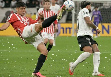 Estudiantes vence Corinthians e espera por Flamengo ou Del Valle na semifinal da Libertadores Estudiantes vence Corinthians e espera por Flamengo ou Del Valle na semifinal da Libertadores