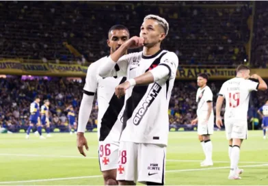Vasco vence Boca na La Bombonera e se aproxima da final da Sul-Americana Vasco vence Boca na La Bombonera e se aproxima da final da Sul-Americana