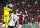 Flamengo cai para o Estudiantes nos pênaltis e dá adeus à Libertadores Flamengo cai para o Estudiantes nos pênaltis e dá adeus à Libertadores