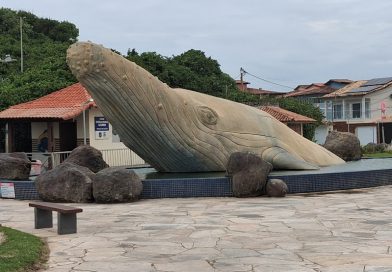 Turismo: Praça da Baleia em Rio das Ostras (RJ)
