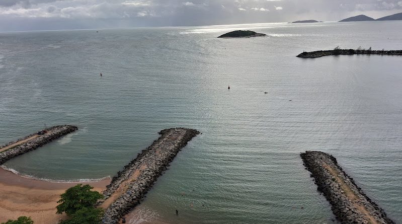 Praia de Imbetiba: o berço turístico e petroleiro de Macaé (RJ)