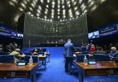 Senado aprova o fim da escala 6×1 em dois turnos