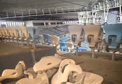 Torcedores vandalizaram o Maracanã após eliminação para o Boca Juniors Torcedores vandalizaram o Maracanã após eliminação para o Boca Juniors