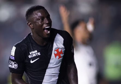 Time da virada! Vasco vence e afunda Corinthians no Z4 Time da virada! Vasco vence e afunda Corinthians no Z4