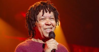 Prefeitura do Rio confirma show de Djavan pela primeira vez no Réveillon de Copacabana Prefeitura do Rio confirma show de Djavan pela primeira vez no Réveillon de Copacabana
