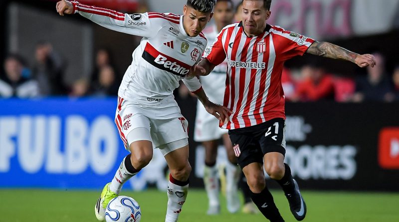 Flamengo empata com Estudiantes em La Plata e decide vaga na final da Libertadores no Maracanã Flamengo empata com Estudiantes em La Plata e decide vaga na final da Libertadores no Maracanã